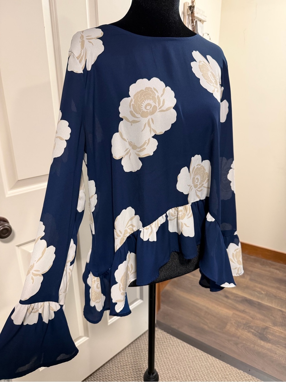 A.N.A Floral Ruffle Hem Blouse Large Blue White Bell Sleeve Top NWOT